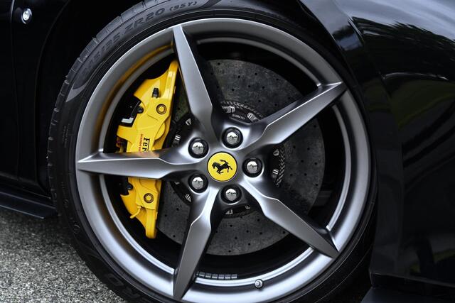 Ferrari F8 Spider 3.9 V8 HELE Origineel NL |Carbon Exterieur| Carbon interieur|Lift|Akrapovic|