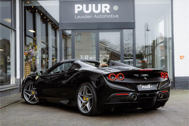 Ferrari F8 Spider 3.9 V8 [Nero Daytona Special Metallic] Carbon Racing Seats - Cuoio Alcantara - Lift - Passenger Display