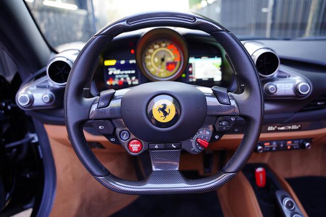 Ferrari F8 Spider 3.9 V8 HELE / Lifting / Carbon / JBL