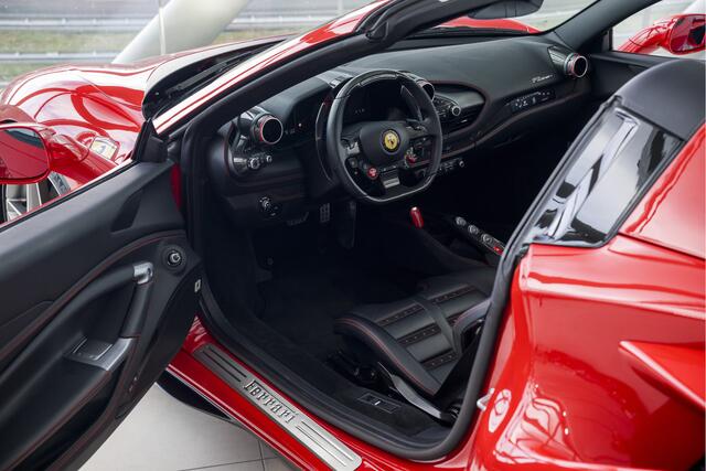 Ferrari F8 Spider 3.9 V8 | Passenger | Lift | Apple Carplay | Daytona Racing Seats