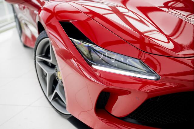 Ferrari F8 Spider 3.9 V8 | Passenger | Lift | Apple Carplay | Daytona Racing Seats