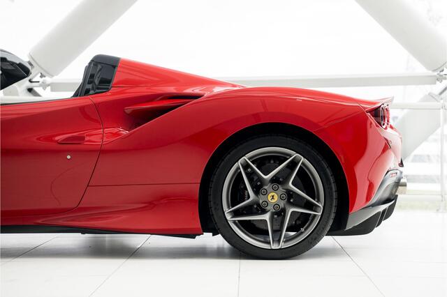 Ferrari F8 Spider 3.9 V8 | Passenger | Lift | Apple Carplay | Daytona Racing Seats