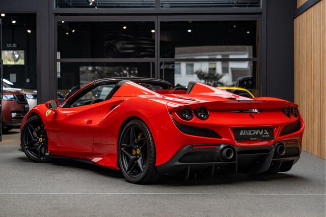 Ferrari F8 Spider Lift Matte Carbon Rosso Scuderia Tricolore Carbon Seat 3.9 V8 HELE