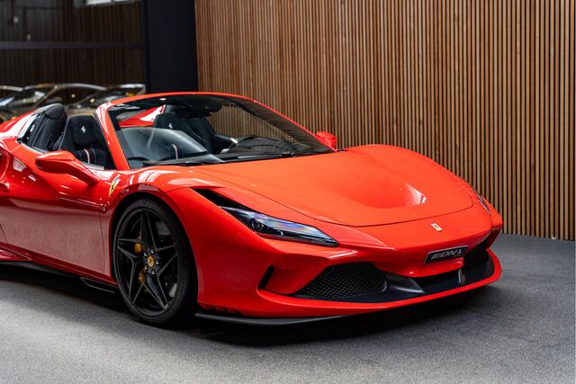 Ferrari F8 Spider Lift Matte Carbon Rosso Scuderia Tricolore Carbon Seat 3.9 V8 HELE
