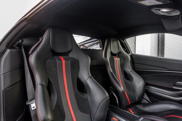 Ferrari F8 Tributo V8 - Rosso Corsa - Full Carbon - Passenger Display - JBL