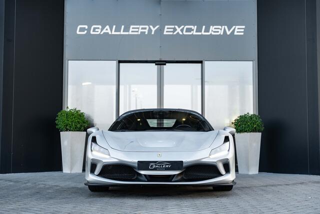 Ferrari F8 Tributo 3.9 V8 HELE - Argento Nurburgring | Passenger Display | Racing Seats | Lift