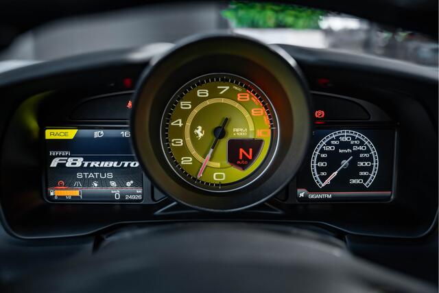 Ferrari F8 Tributo 3.9 V8 HELE - Argento Nurburgring | Passenger Display | Racing Seats | Lift