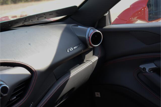 Ferrari F8 Tributo 3.9 V8 HELE BTW **Drivers Display/Carbon Bucket/Full PPF/Novitec**