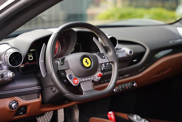 Ferrari F8 Tributo 3.9 V8 HELE / 6D KM / Full Carbon Interior + Exterior – foto 4