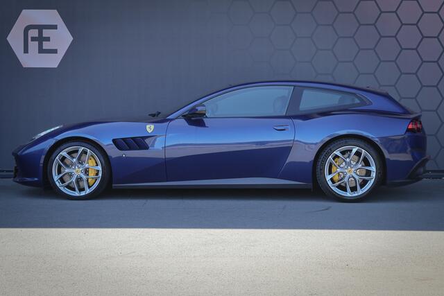Ferrari GTC4 T 3.9 V8 | DEALER ONDERHOUDEN | APPLE CARPLAY | CARBON INTERIEUR | LIFT | CAMERA | PASSENGER DISPLAY |