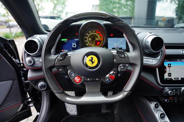 Ferrari GTC4 Lusso T 3.9 V8 / Atelier Car / Passenger Display