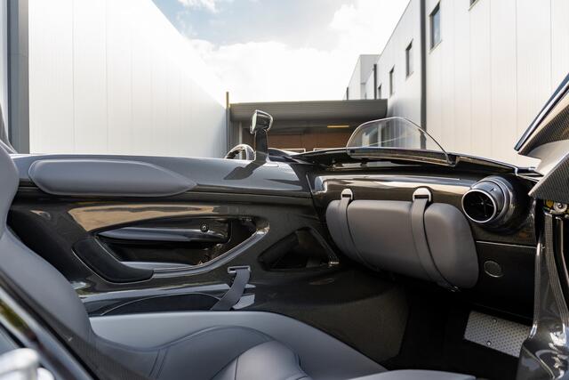 Ferrari Monza SP2 - Blu Tour de France - 1 of 499