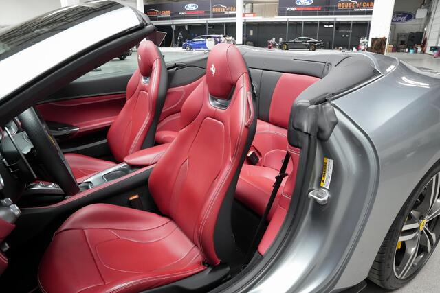 Ferrari Portofino 3.9 V8 HELE |org. Nederlandse auto|passenger display|sportuitlaat|achteruitrijcamera|elektrisch bedienbare stoelen met memory|stoelverwarming|Scuderia Ferrari shields|