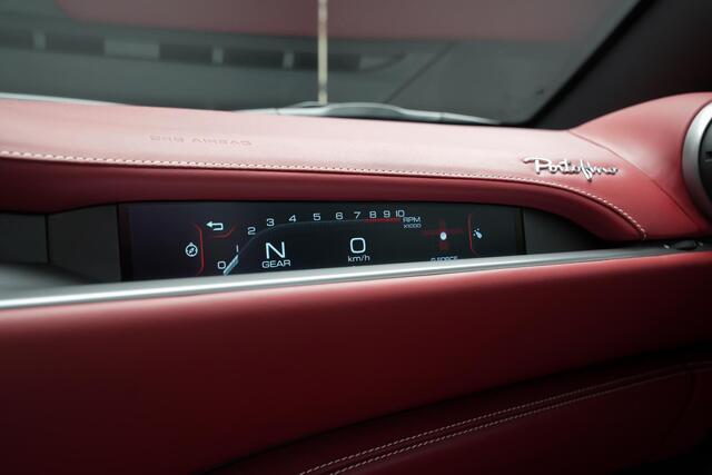Ferrari Portofino 3.9 V8 HELE |org. Nederlandse auto|passenger display|sportuitlaat|achteruitrijcamera|elektrisch bedienbare stoelen met memory|stoelverwarming|Scuderia Ferrari shields|