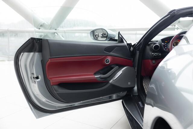 Ferrari Portofino 3.9 V8 | Full Carbon | Pass Display |