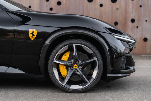 Ferrari Purosangue 6.5 V12 | Carbon | Panorama | Lift | Connect | Massage | 360 | XLED |