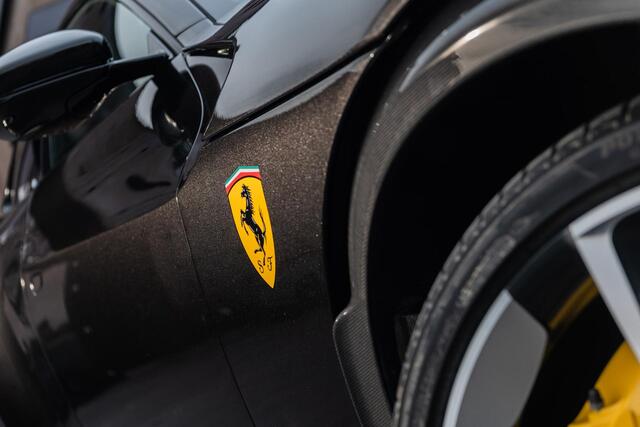 Ferrari Purosangue 6.5 V12 | Carbon | Panorama | Lift | Connect | Massage | 360 | XLED |