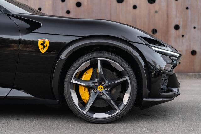 Ferrari Purosangue 6.5 V12 | Carbon | Panorama | Lift | Connect | Massage | 360 | XLED |