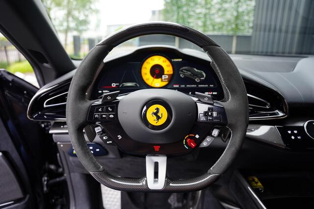 Ferrari Purosangue 6.5 V12 / Retrofit Steering Wheel / Full Carbon / Electrochromic Roof