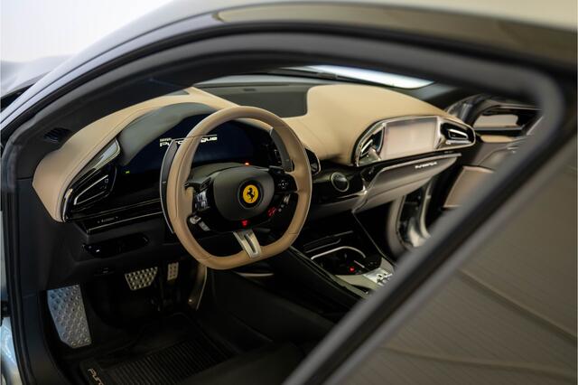 Ferrari Purosangue 6.5 V12 Pano, Lift, Burmester, EUR 379.500,- netto export