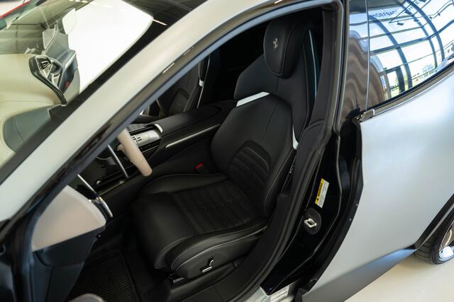 Ferrari Purosangue 6.5 V12 Pano, Lift, Burmester, EUR 379.500,- netto export