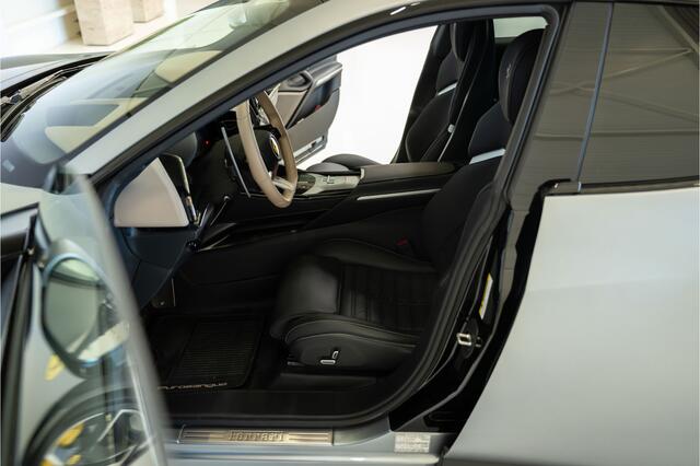 Ferrari Purosangue 6.5 V12 Pano, Lift, Burmester, EUR 379.500,- netto export