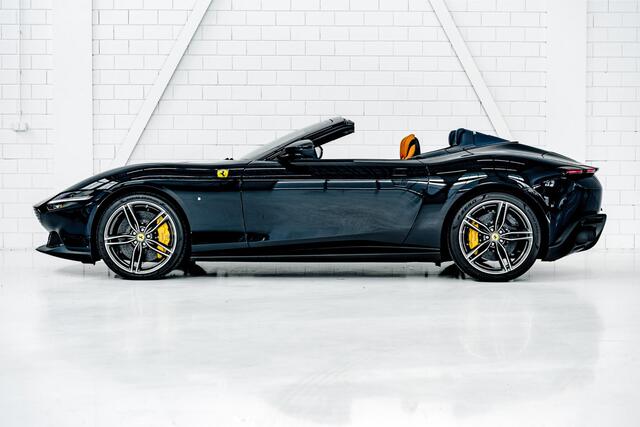 Ferrari Roma Spider 3.9 V8 | Diamond forged Wheels | Passenger Display | Ferrari Shields |