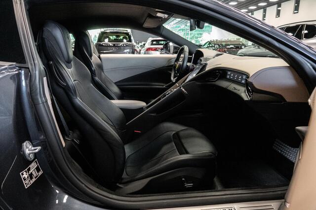 Ferrari Roma 3.9 V8 HELE *2 Jaar Ferrari-Power Garantie / Keramisch / Passenger-Display / Full ADAS / Surround-View / JBL*