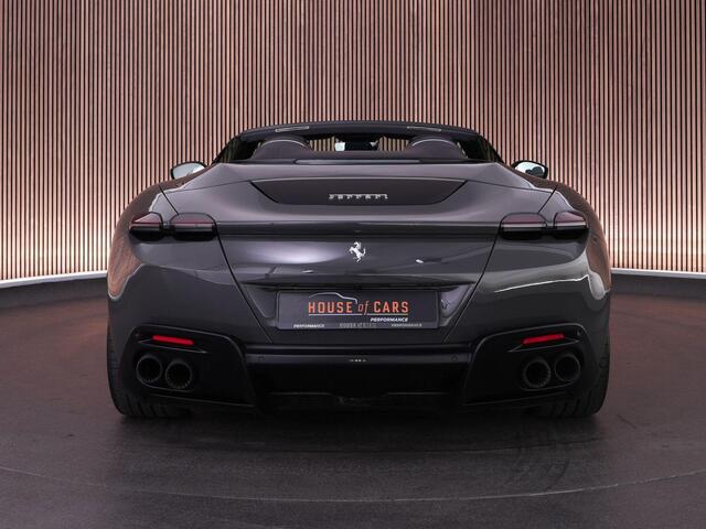 Ferrari Roma Spider 3.9 V8 |BTW|PPF|Grigio Scuro|360 camera|carbon int.|memory|Quilted seats|Apple Carplay|carbon stuur|20" lichtmetalen velgen|