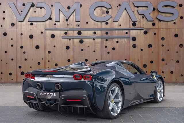 Ferrari SF90 Spider 4.0 V8 | CARBON (12x) | CarPlay | Lift | AFS | Two-Tone |WARRANTY2028