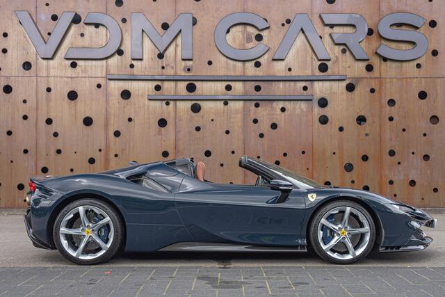 Ferrari SF90 Spider 4.0 V8 | CARBON (12x) | CarPlay | Lift | AFS | Two-Tone |WARRANTY2028