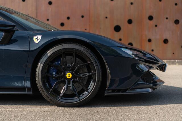 Ferrari SF90 Spider 4.0 V8 | CARBON (12x) | CarPlay | Lift | AFS | Two-Tone | NOVITEC WARRANTY2028