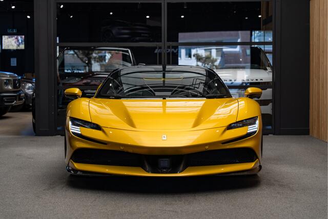 Ferrari SF90 Spider Full Carbon 4.0 V8 Carbon Seats