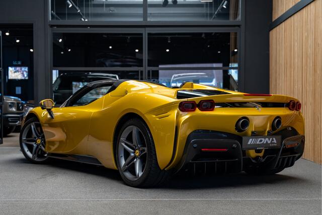 Ferrari SF90 Spider Full Carbon 4.0 V8 Carbon Seats