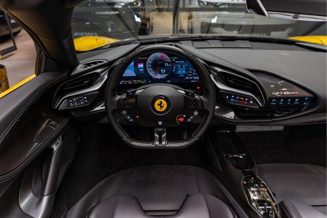 Ferrari SF90 Spider Full Carbon 4.0 V8 Carbon Seats