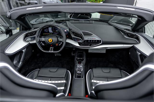 Ferrari SF90 Spider 4.0 V8 - Nieuwe Auto | Origineel NL | Lift | Full Carbon | Nero Daytona