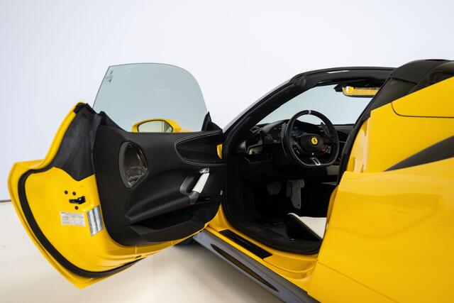 Ferrari SF90 Spider 4.0 V8 Assetto Fiorano, Giallo Triplo Strato, Full Carbon, JBL
