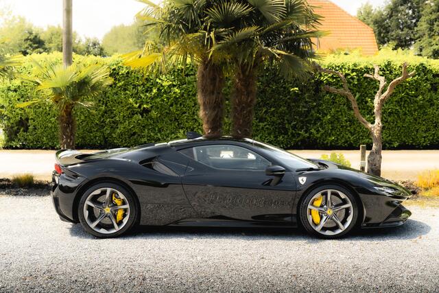 Ferrari SF90 Stradale 4.0 V8 | Assetto Fiorano | Daytona Racing seats |
