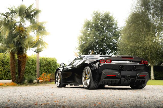Ferrari SF90 Stradale 4.0 V8 | Assetto Fiorano | Daytona Racing seats |
