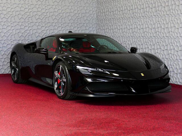 Ferrari SF90 Stradale 4.0 V8 1000PK INCL BTW/BPM. CARBON SEATS/STUUR LIFT CARPLAY AFS CAMERA phev