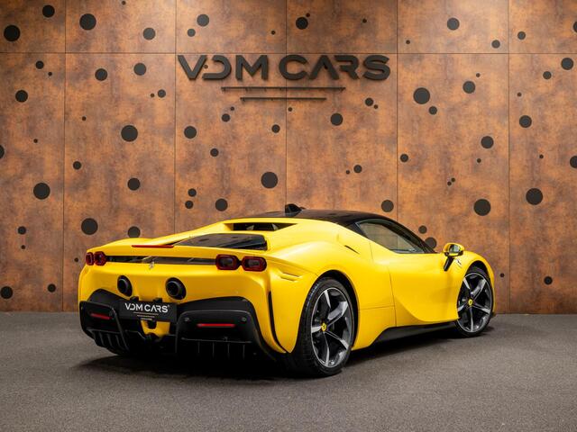 Ferrari SF90 Stradale 4.0 V8 | Lift | Carbon | Racing Seats | Giallo Triplo Strato |