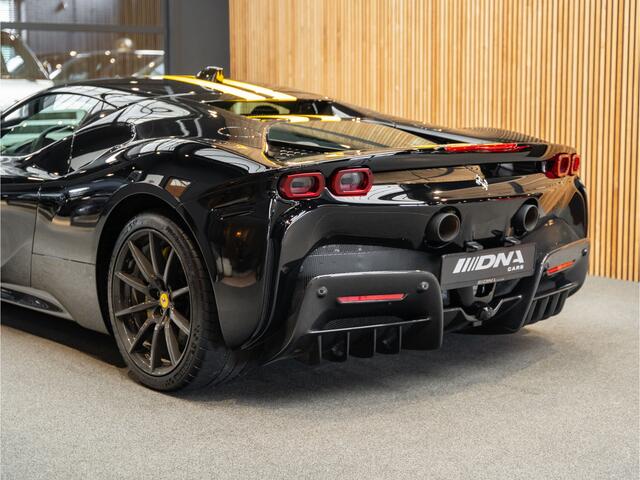 Ferrari SF90 Stradale Full Carbon Lift 4.0 V8 Stradale Carbon Racing Seats