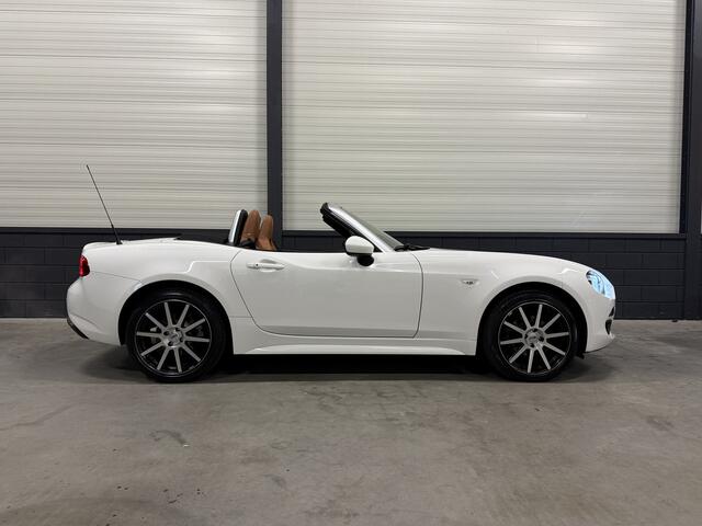 Fiat 124 Spider 1.4 MultiAir Turbo Lusso LED/LEER/BOSE/CAMERA/17"LMV/KEYLESS/ARTIC-WHITE/VOLLEDIG FIAT DEALER HISTORIE, RECENT OH BEURT GEHAD INCL DISTR. RIEM VERVANGEN