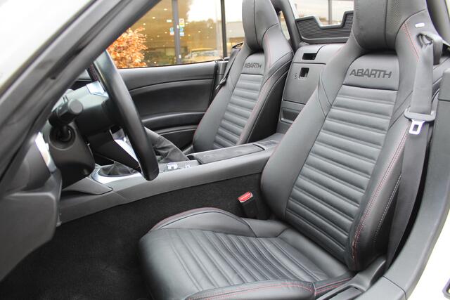 Fiat 124 Spider 1.4 Turbo Abarth | Rijklaar | NL-auto| 1e Eig | Stoelverw. | Bose | LED | Parkeersens. | Regensensor | Navi | Cruise | Leder