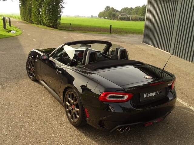 Fiat 124 Spider 1.4 MultiAir Turbo Abarth | Bose | Lakzwart METT. | Topstaat!