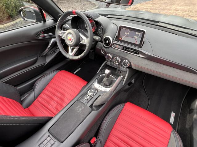 Fiat 124 Spider 1.4 MultiAir Turbo Abarth | Bose | Lakzwart METT. | Topstaat!