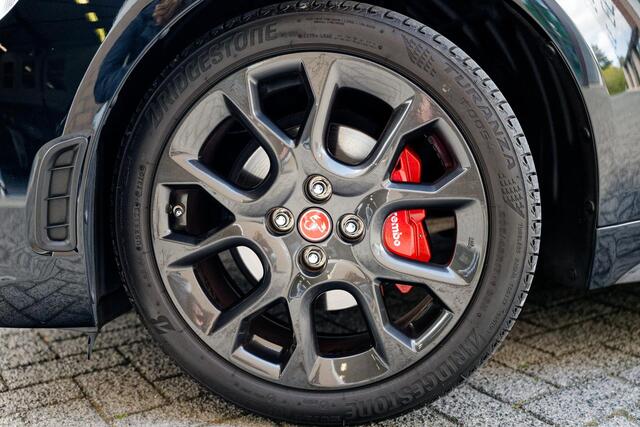 Fiat 124 Spider 1.4 MultiAir Turbo Abarth Apple CarPlay, Unieke auto.