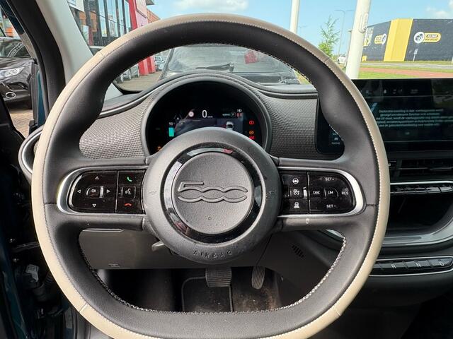Fiat 500 Cabrio La Prima 42 kWh Nieuw Binnen! CAMERA / PDC / APPLE & ANDROID / LMV / LEDER