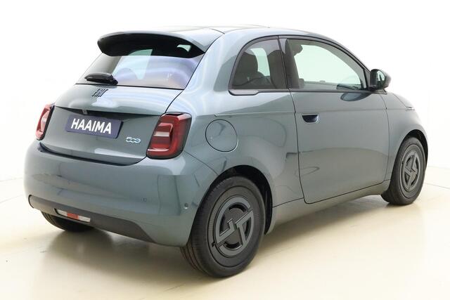 Fiat 500 Giorgio Armani Edition 42 kWh | Lederen bekleding | Panoramadak | Keyless | Lichtmetalen velgen | LED verlichting | Exclusieve uitvoering!
