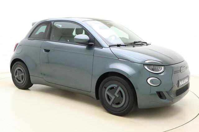 Fiat 500 Giorgio Armani Edition 42 kWh | Lederen bekleding | Panoramadak | Keyless | Lichtmetalen velgen | LED verlichting | Exclusieve uitvoering!